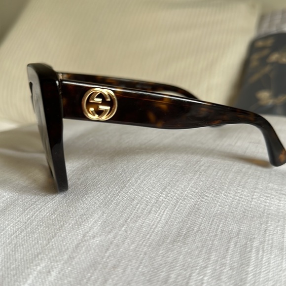 Gucci sunglasses - Picture 2 of 4